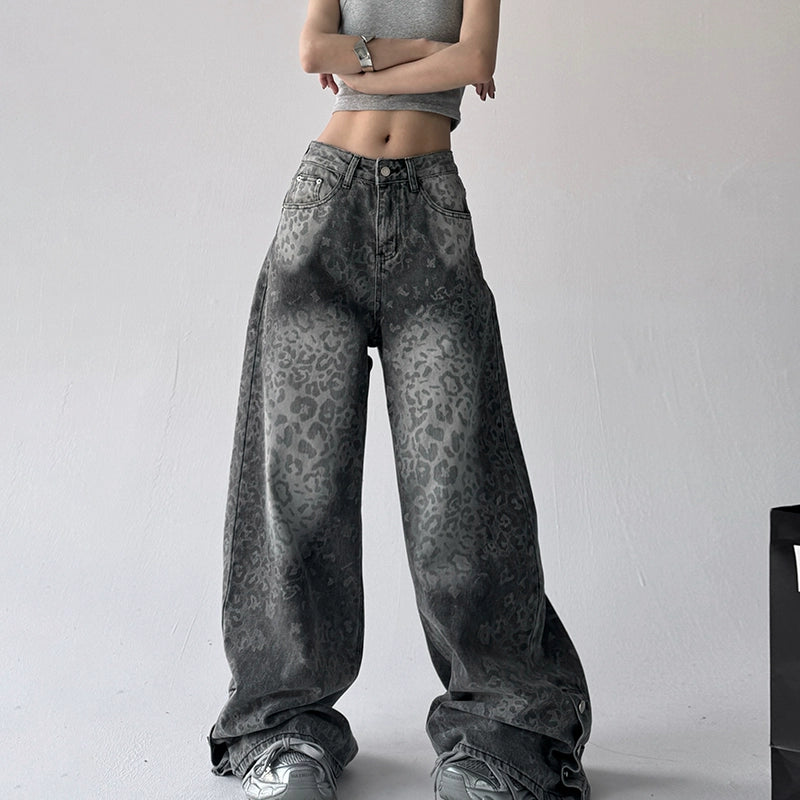 Calça jeans com estampa de leopardo Cinza