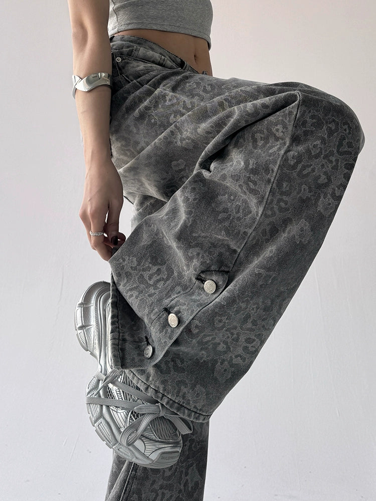 Calça jeans com estampa de leopardo Cinza