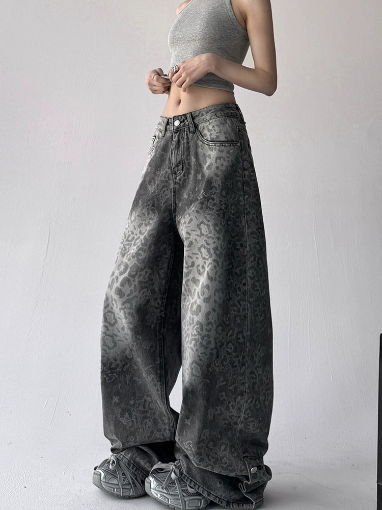 Calça jeans com estampa de leopardo Cinza